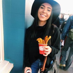 Meet your Posher, Phoebe